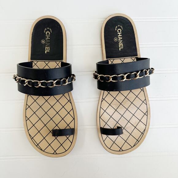 Chanel Chain CC Logo Toe Ring Thong Sandal Black Tan Leather Flat - Picture 1 of 9